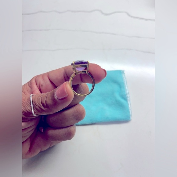 TIFFANY & Co. 18 ct Yellow Gold Ring with Amethyst Gemstone - Picture 5 of 8